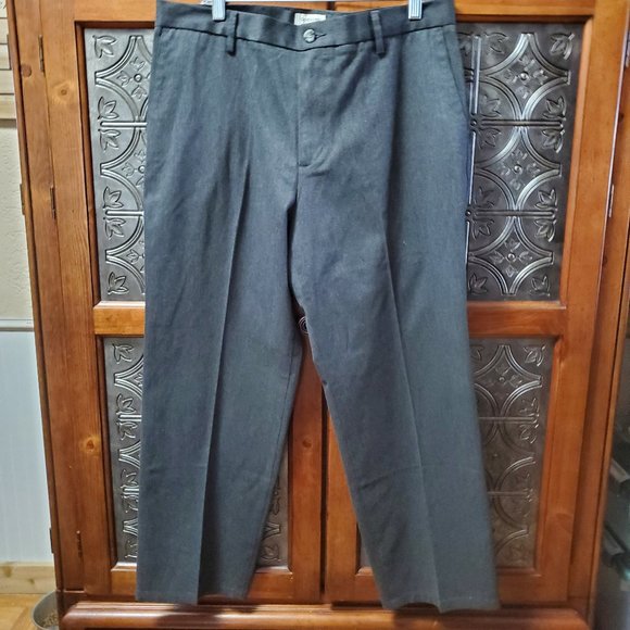 Black Izod Golf Trousers 38x30 NWOT - Picture 1 of 3
